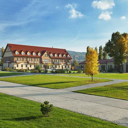 Malvazia Hotell Prievaly Eksteriør bilde